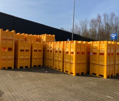 Yellow Plast Boxes