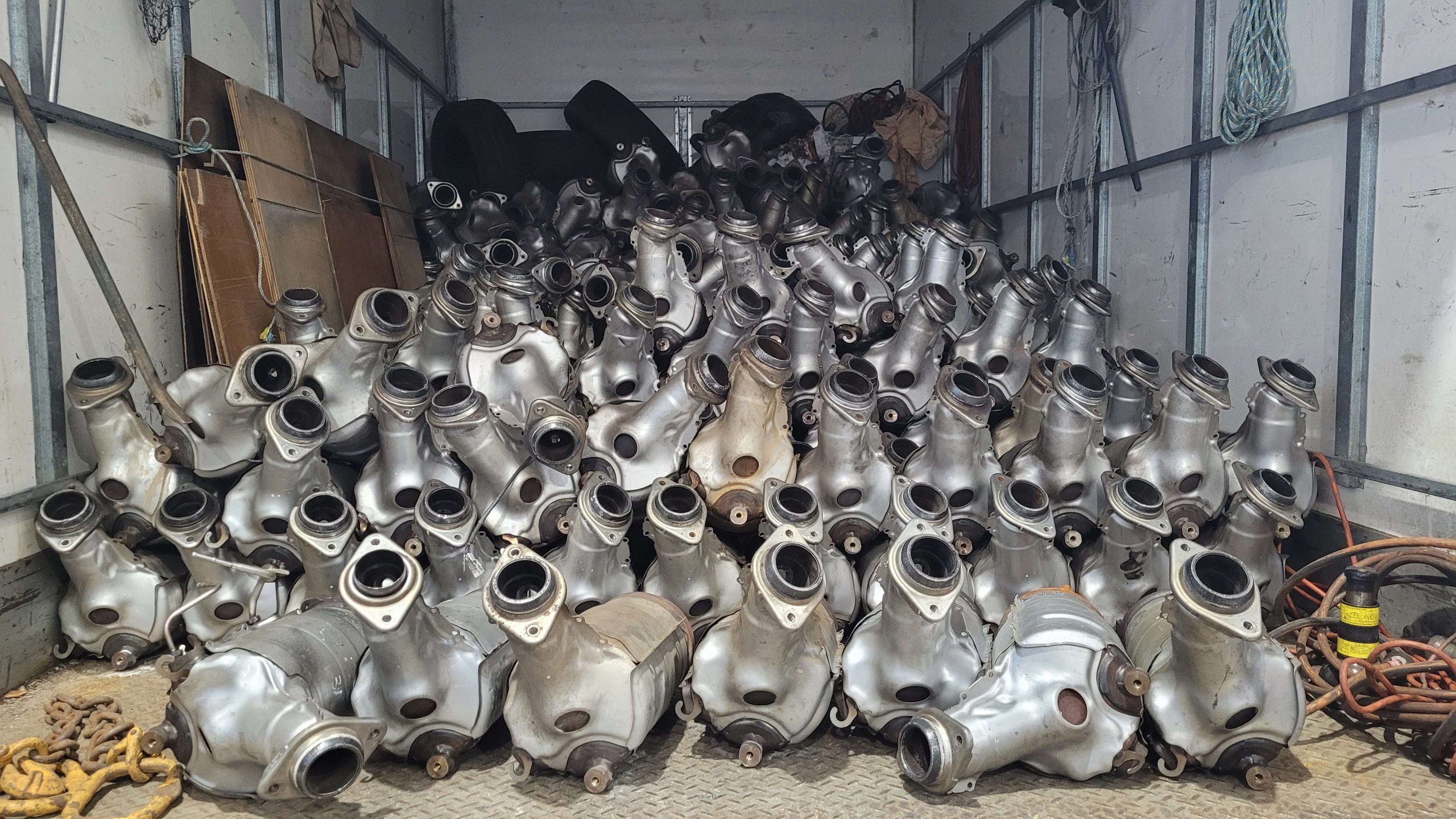 Catalytic converters WasteOutlet